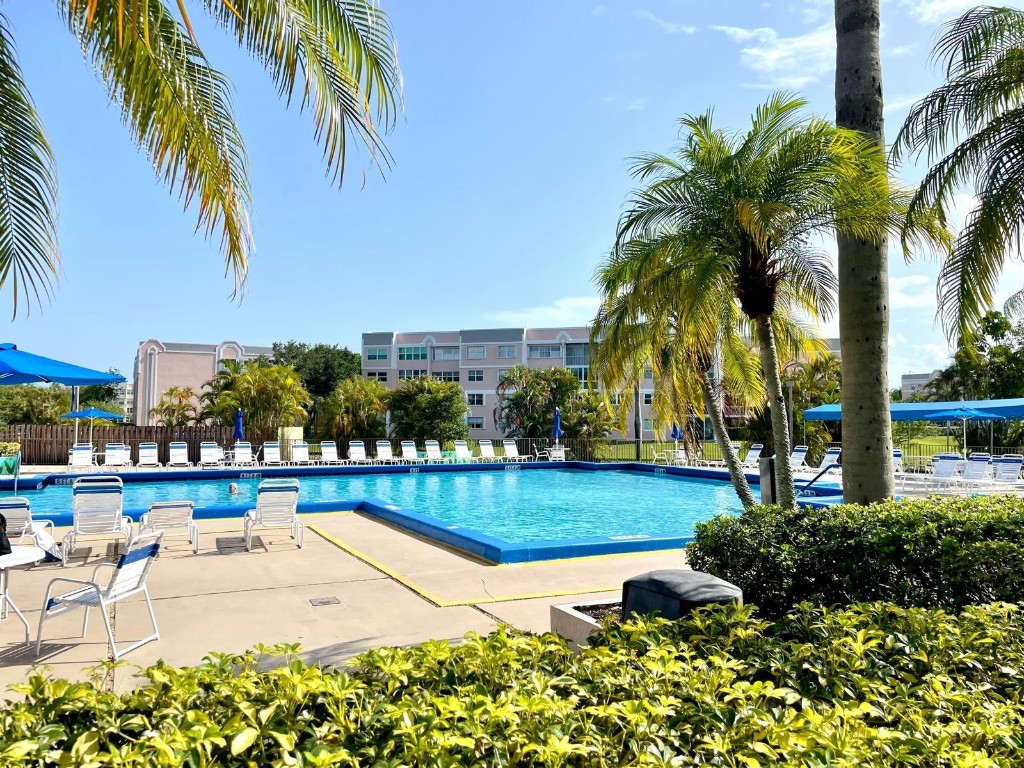 Sunrise Lakes Phase IV - Residential