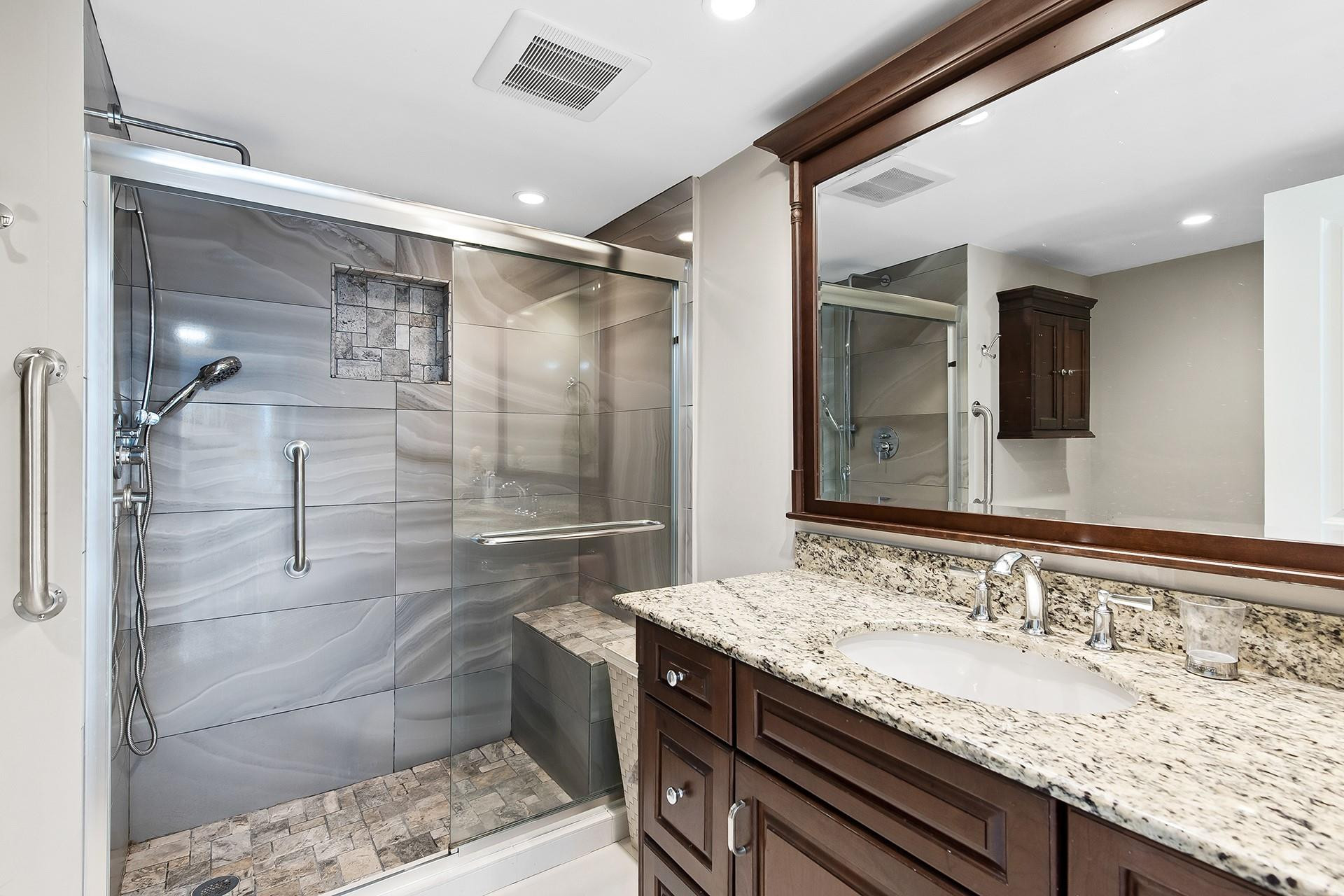 Regency Tower Condo - Residential Lease