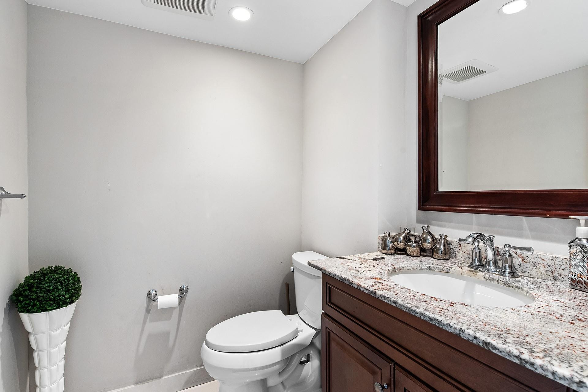 Regency Tower Condo - Residential Lease