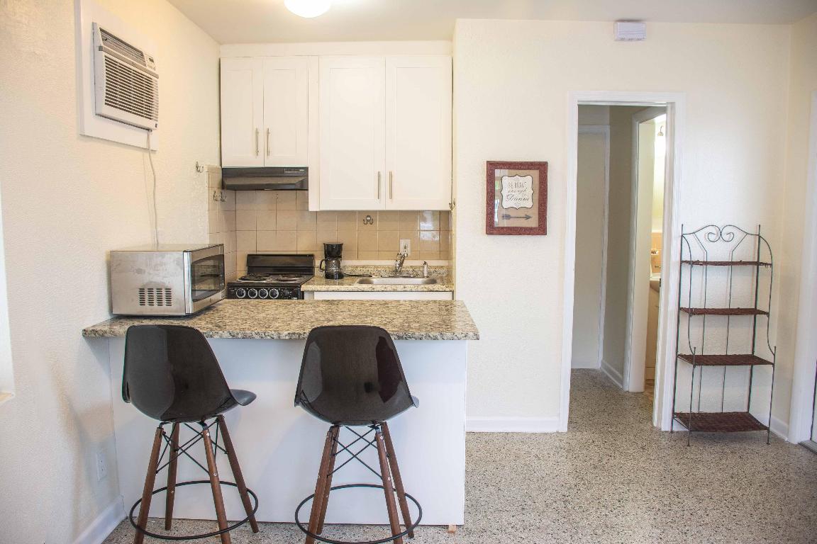 YACHT HARBOR - Residential Lease