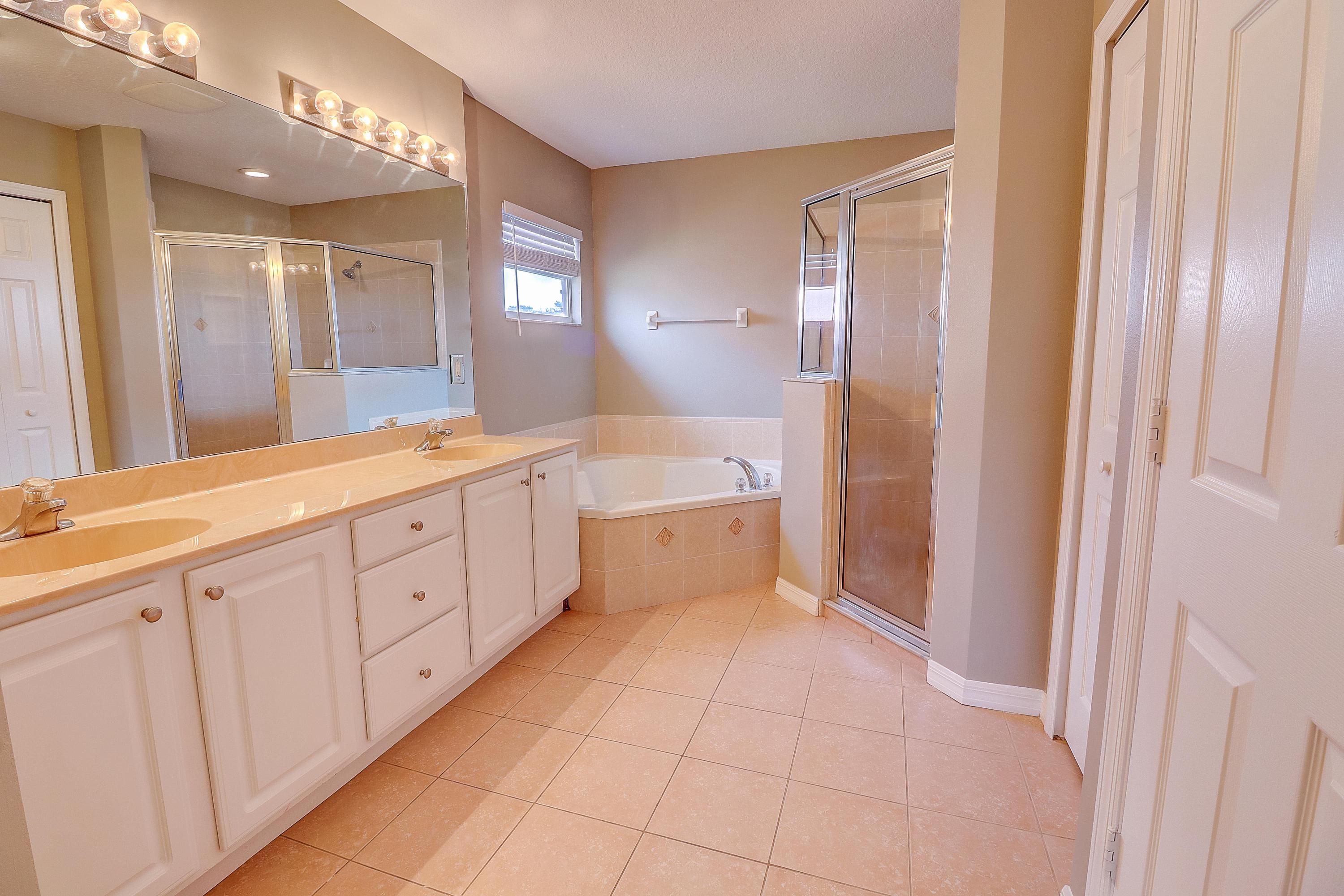 PORT ST LUCIE SECTION 10 - Residential Lease