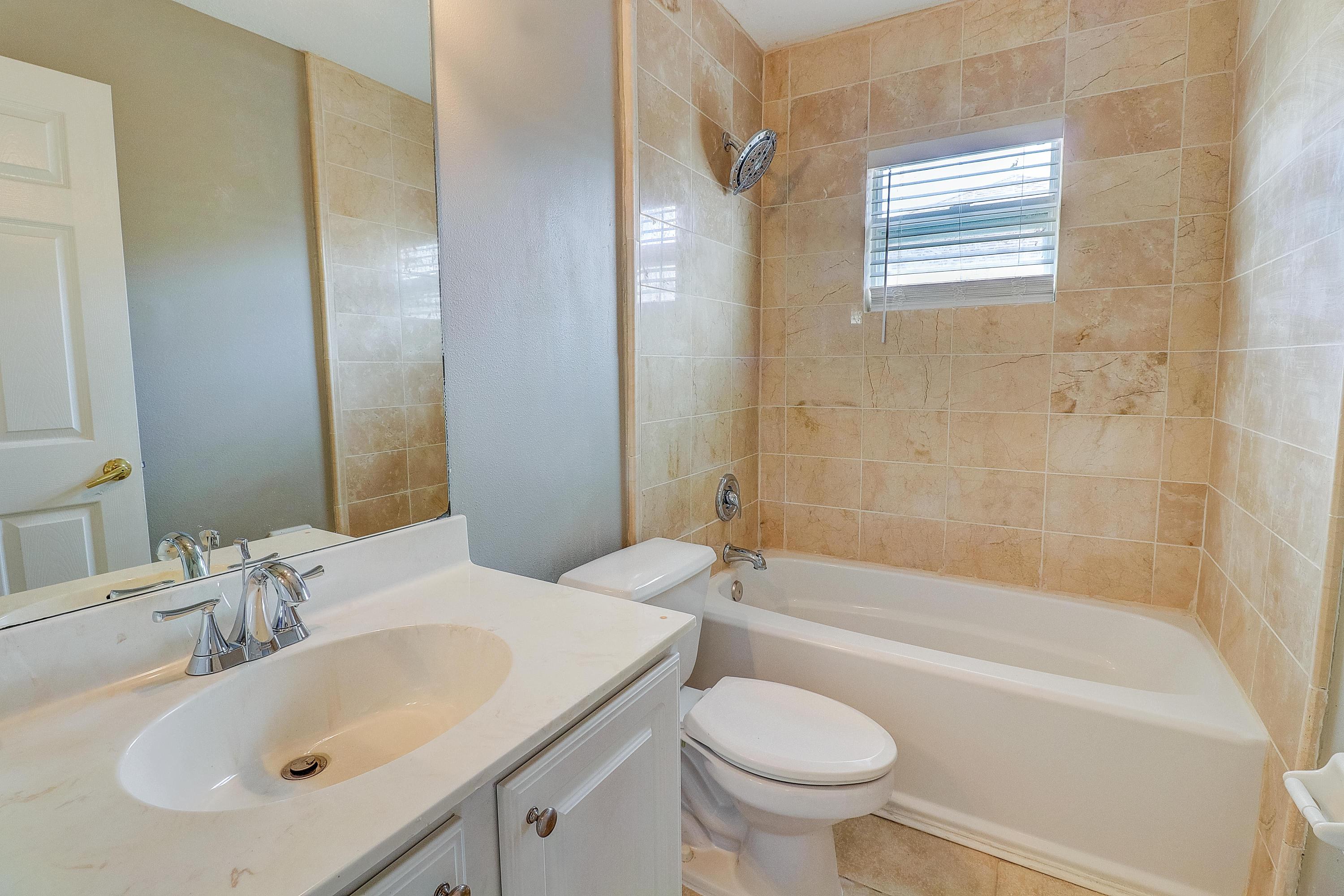 PORT ST LUCIE SECTION 10 - Residential Lease