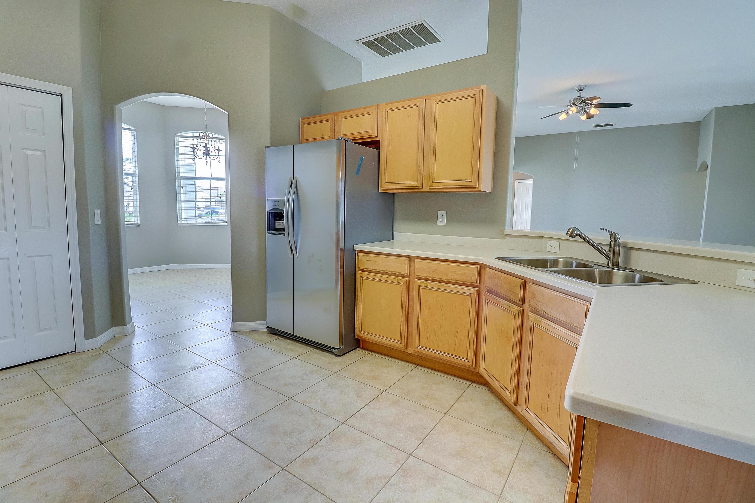 PORT ST LUCIE SECTION 10 - Residential Lease