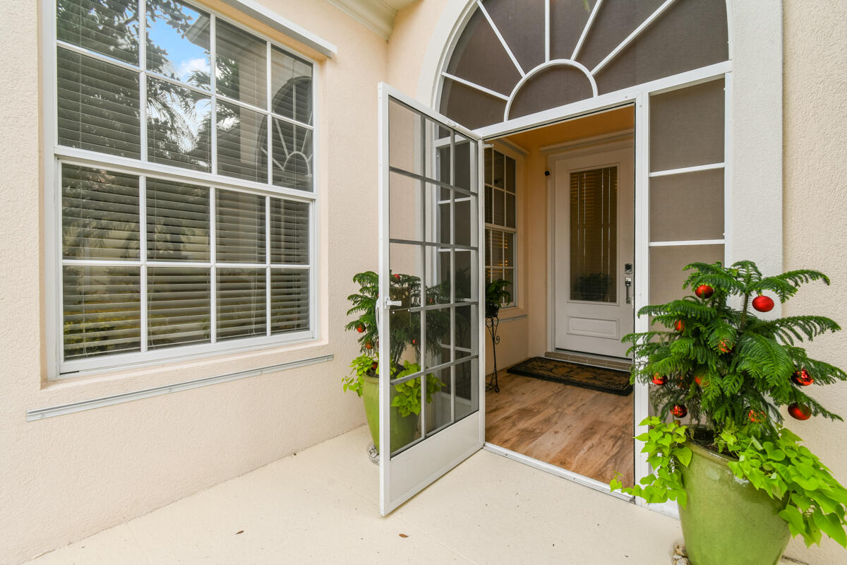 8297 SE Angelina Court