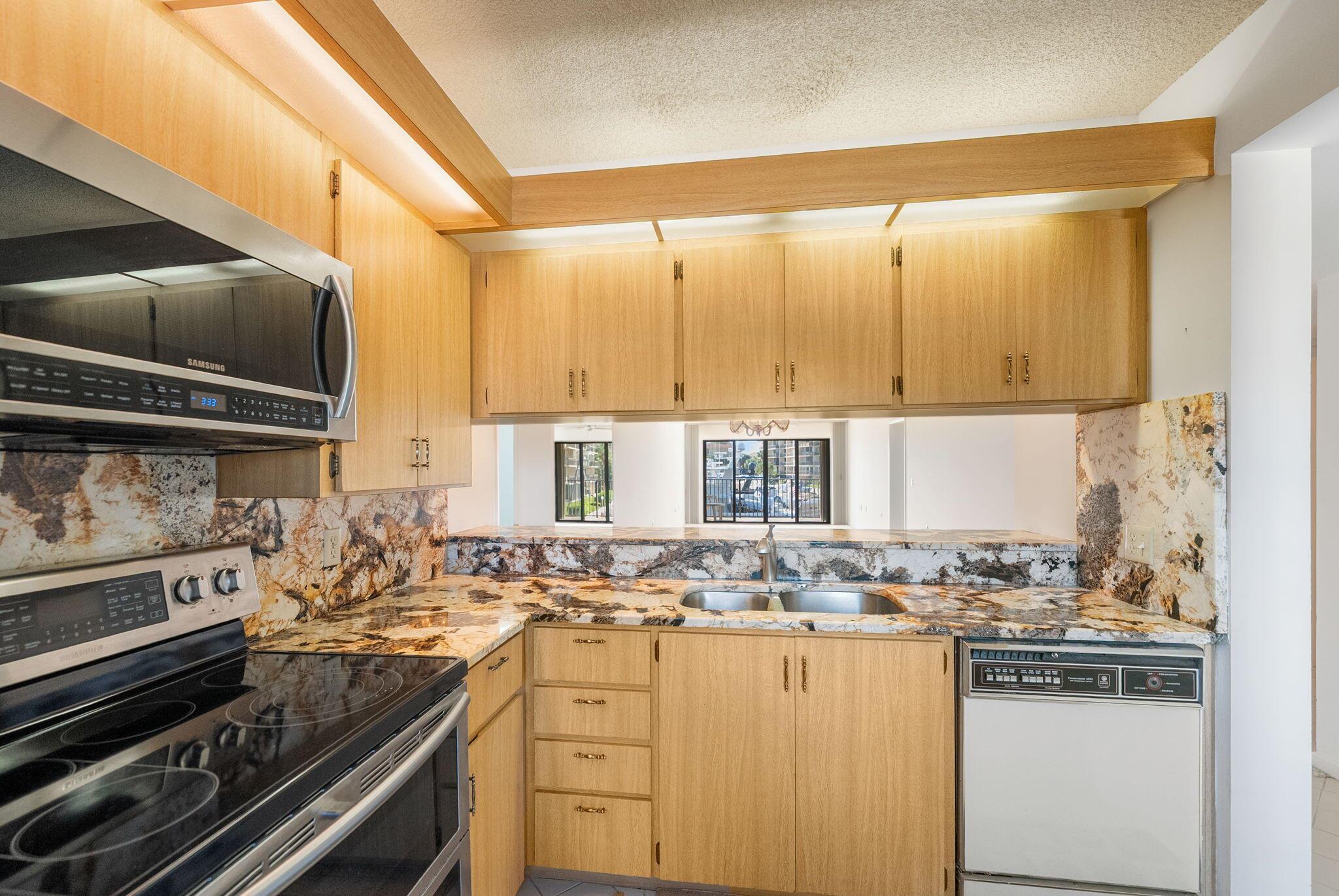 MARINA AT THE BLUFFS COND - Residential