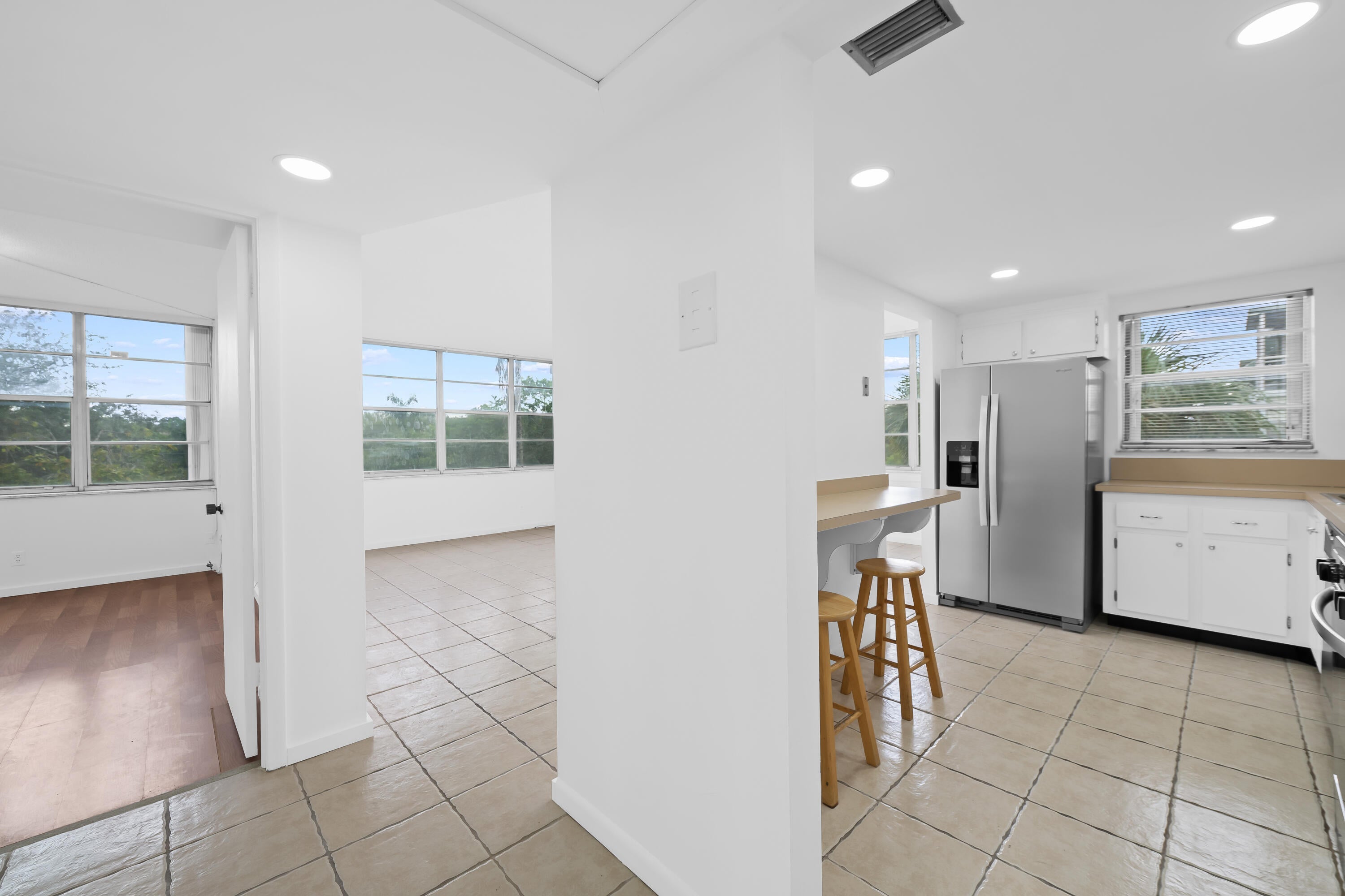 2781 TAFT Street 303