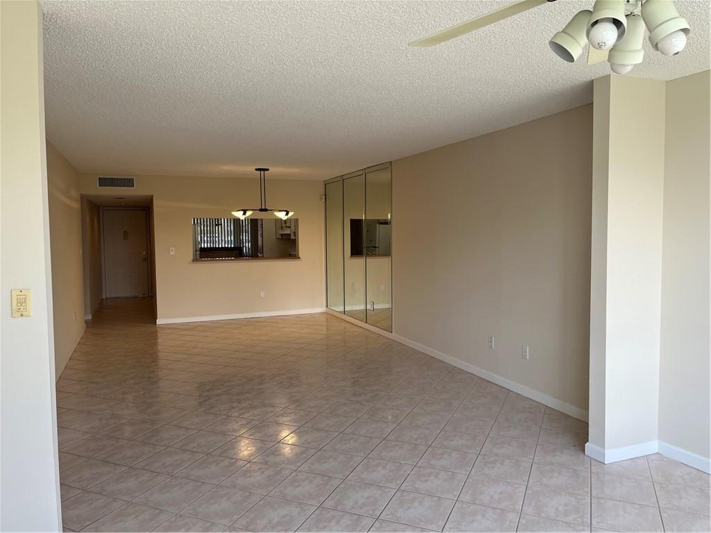 KINGS POINT - Residential