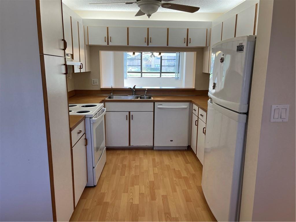 KINGS POINT - Residential