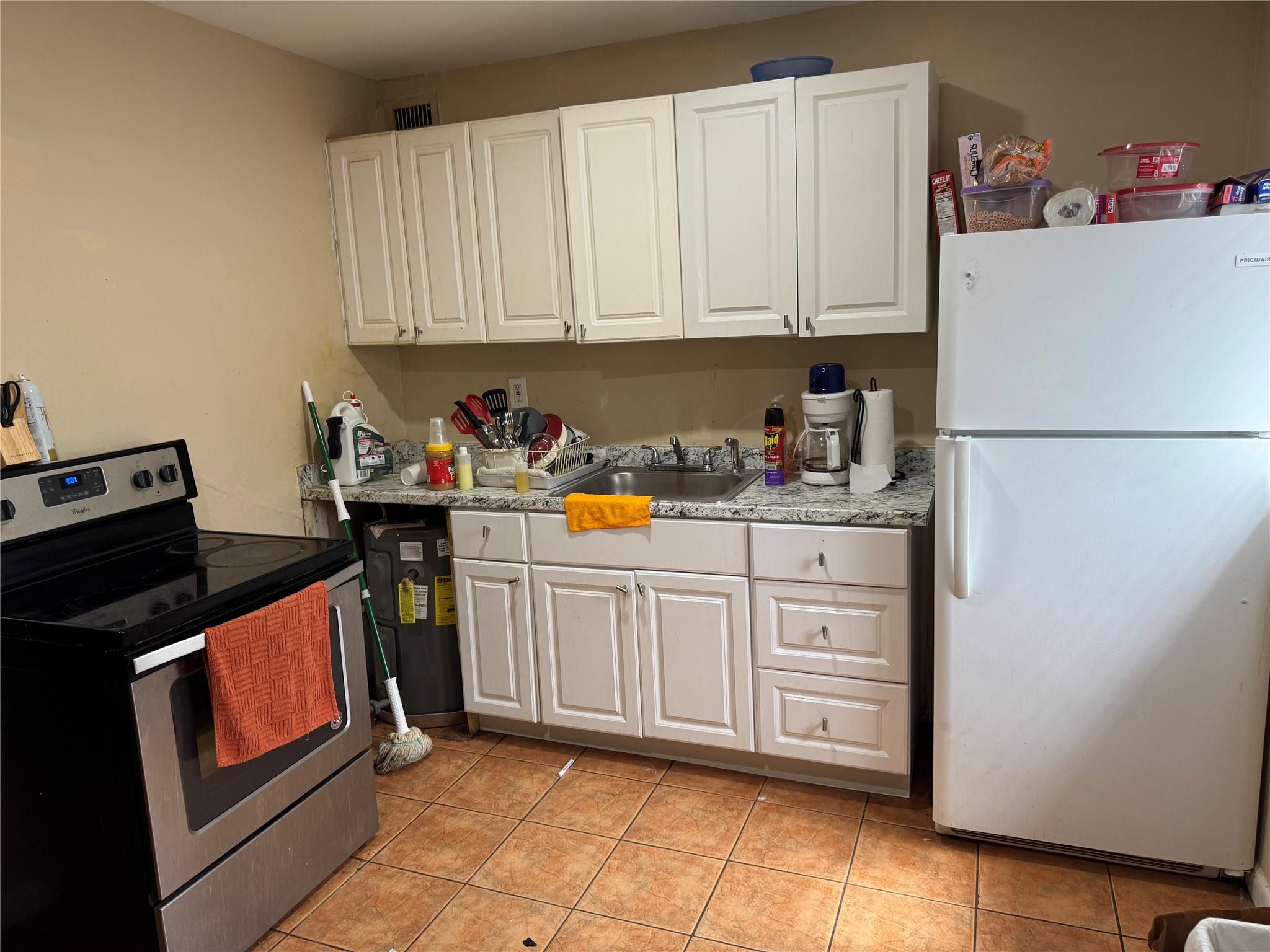 Riverside 3 7-17 B - Residential Lease