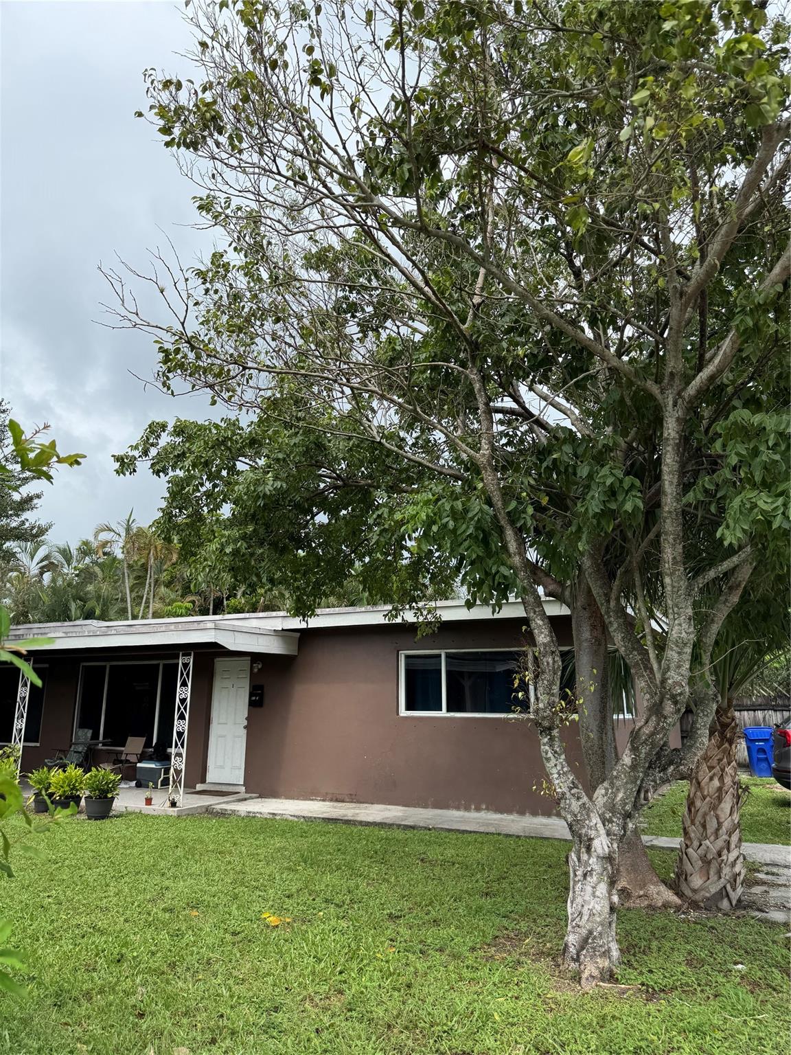 Riverside 3 7-17 B - Residential Lease