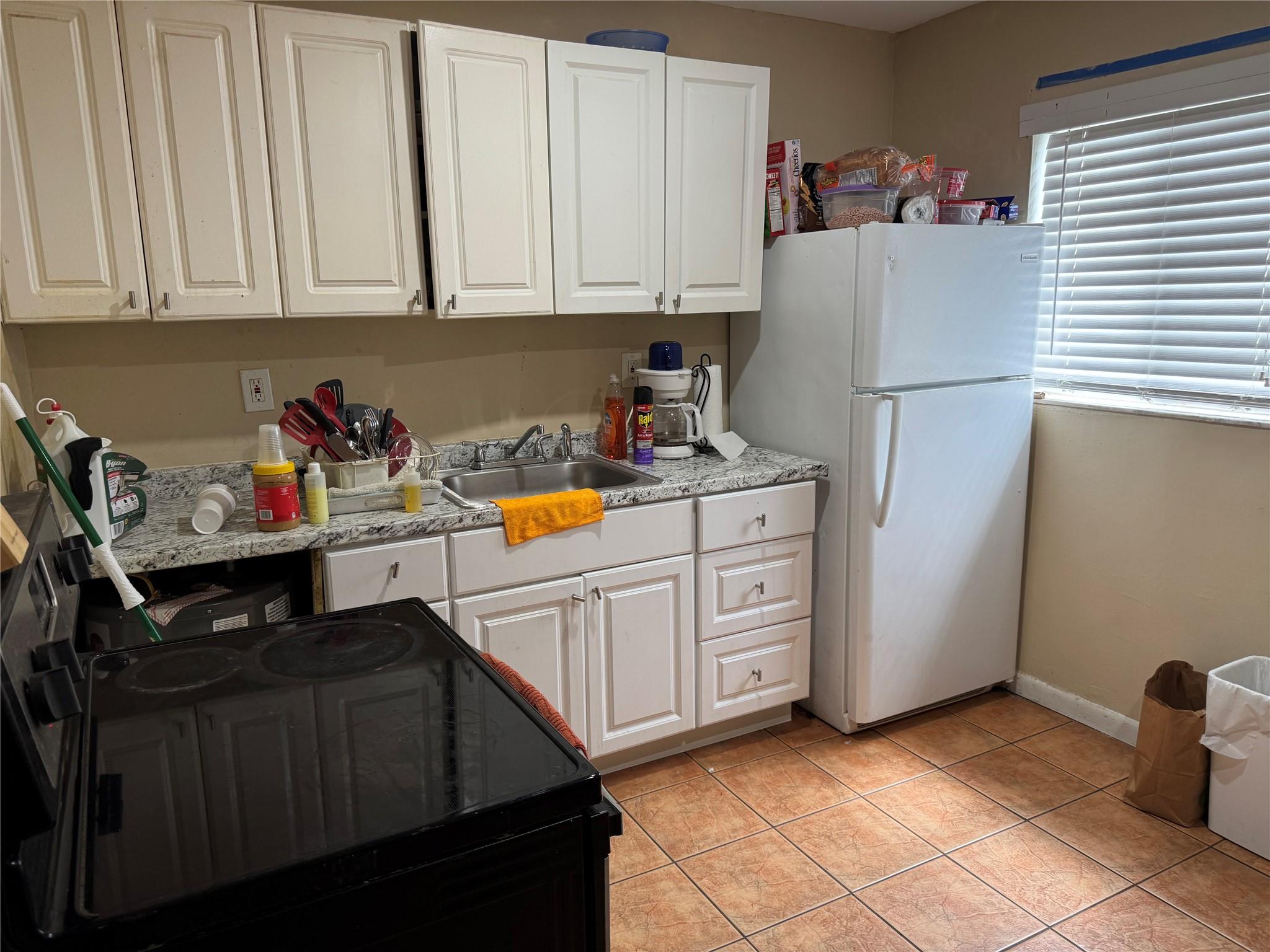 Riverside 3 7-17 B - Residential Lease