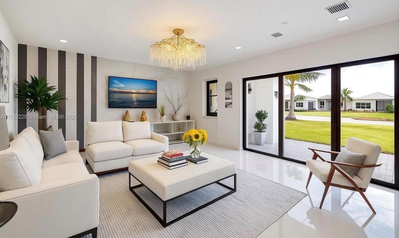 LOTUS PALM - Residential Lease