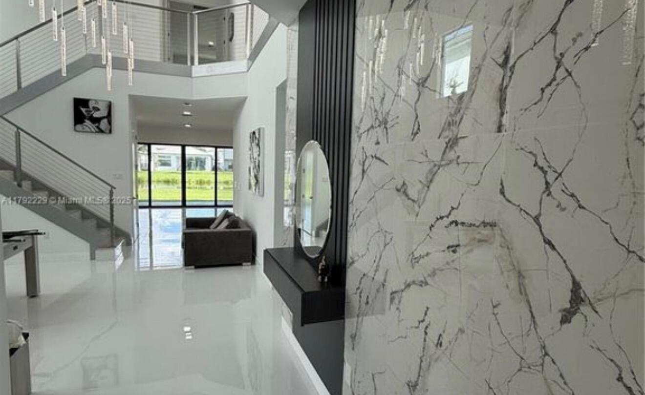 LOTUS PALM - Residential Lease