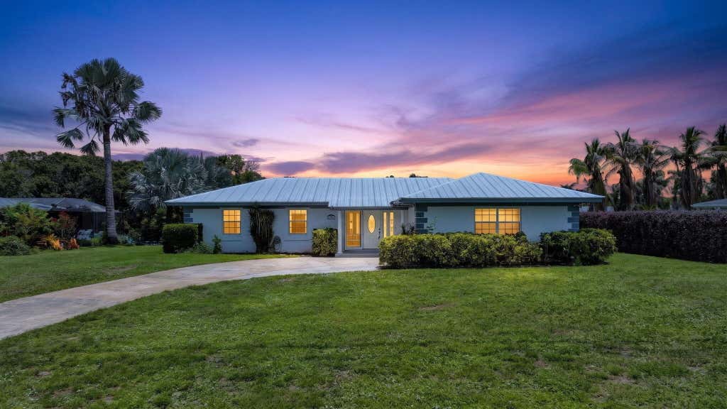 Photo of 416 SE Naranja Avenue, Port Saint Lucie, FL 34983 (MLS # B26054084)