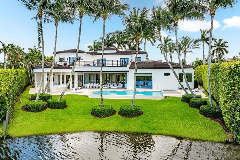 Photo of 17096 Northway Circle, Boca Raton, FL 33496 (MLS # R11105751)