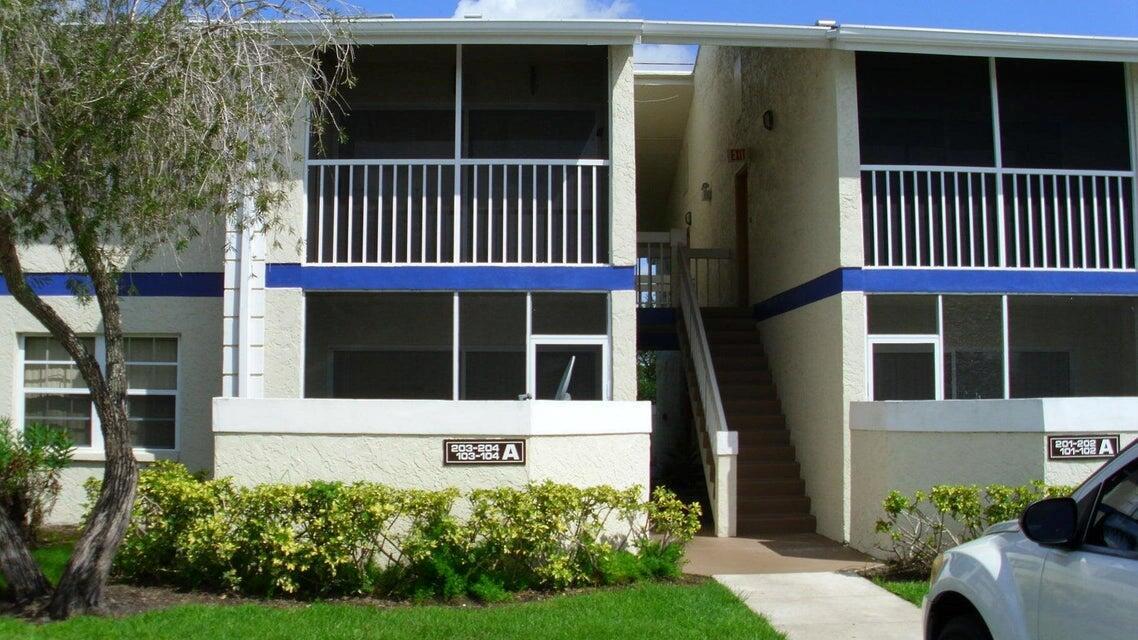 Very nice 2 Bedroom 2 Bath, second floor condo, screened patio and great garden view. Walking distance to community pool and club house. Located close to shopping, dinning, entertainment, and medical facilities. AC 3 yearts old, water heater 3 months old.