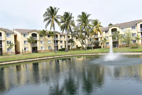 2600 S University Dr Unit 111, Davie, FL MLS: F10492630