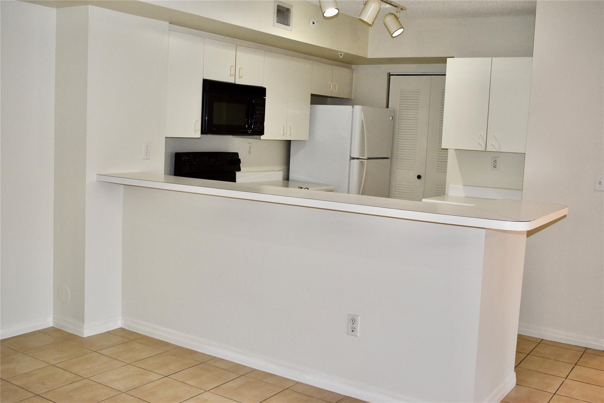ROYAL GRAND CONDO - Residential
