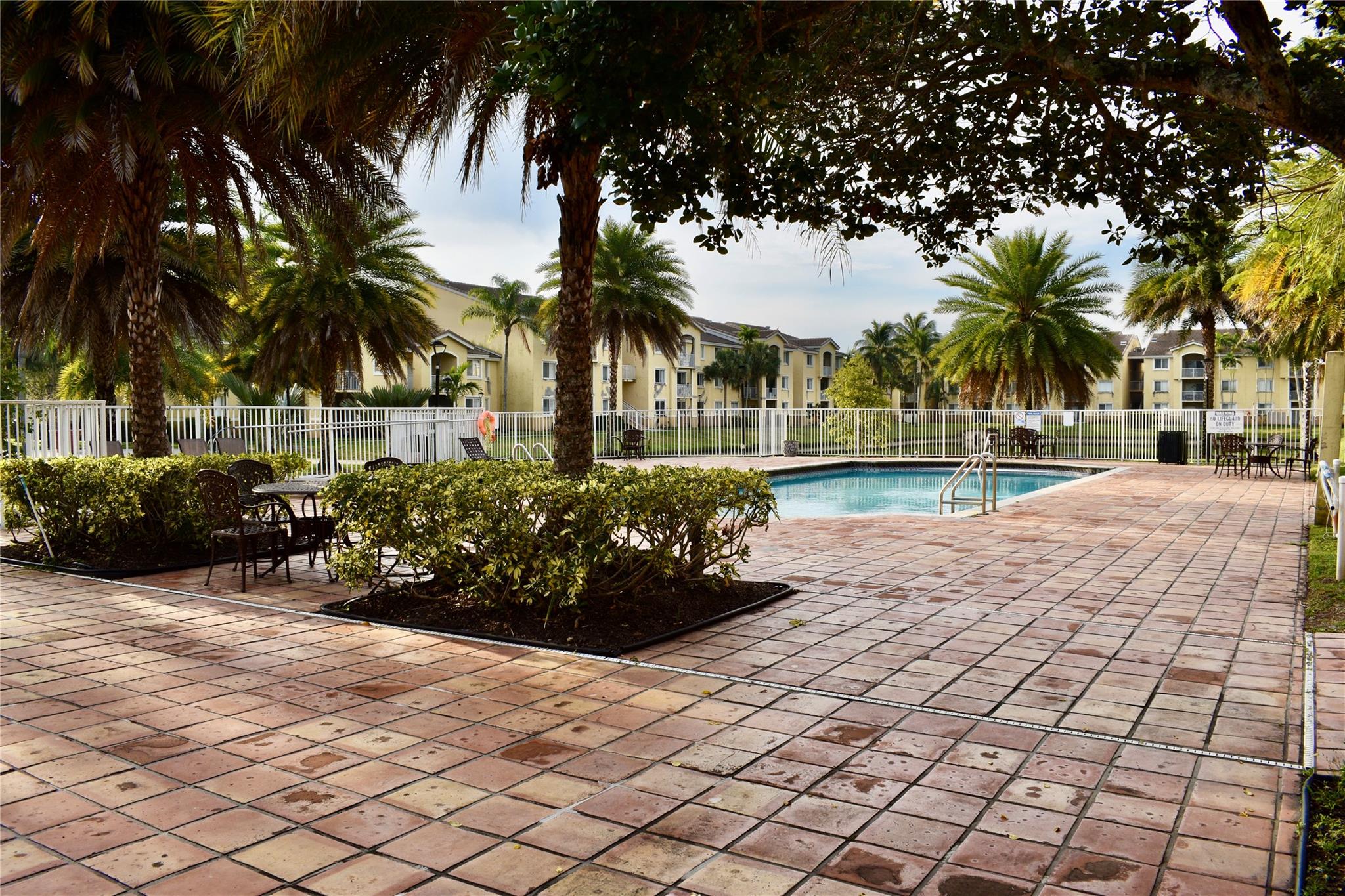 ROYAL GRAND CONDO - Residential