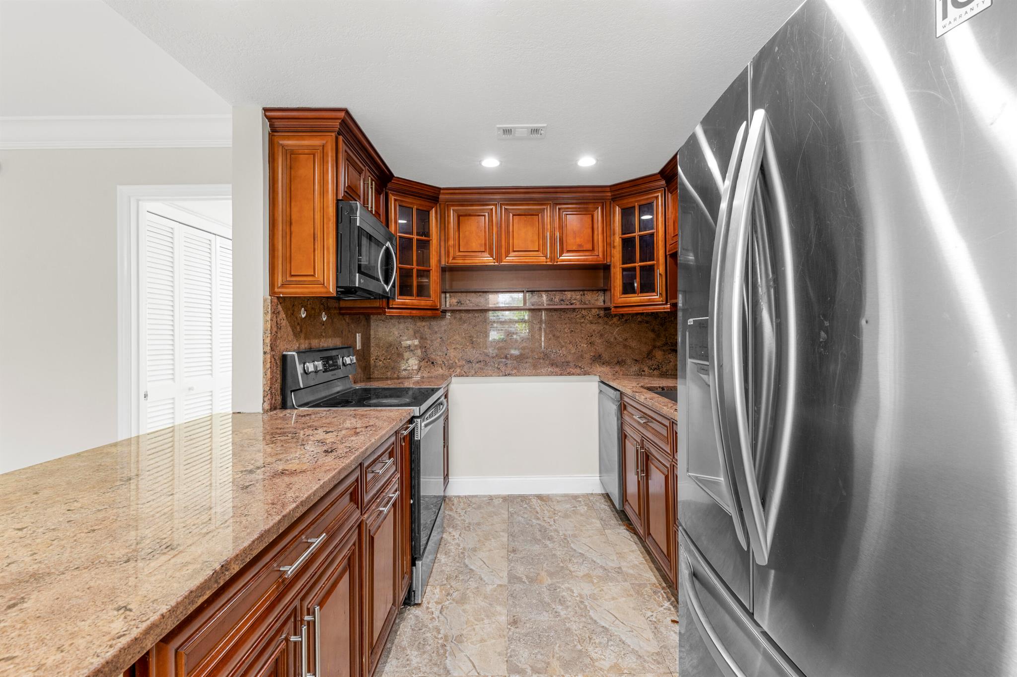 COURTYARD CONDO - Residential Lease