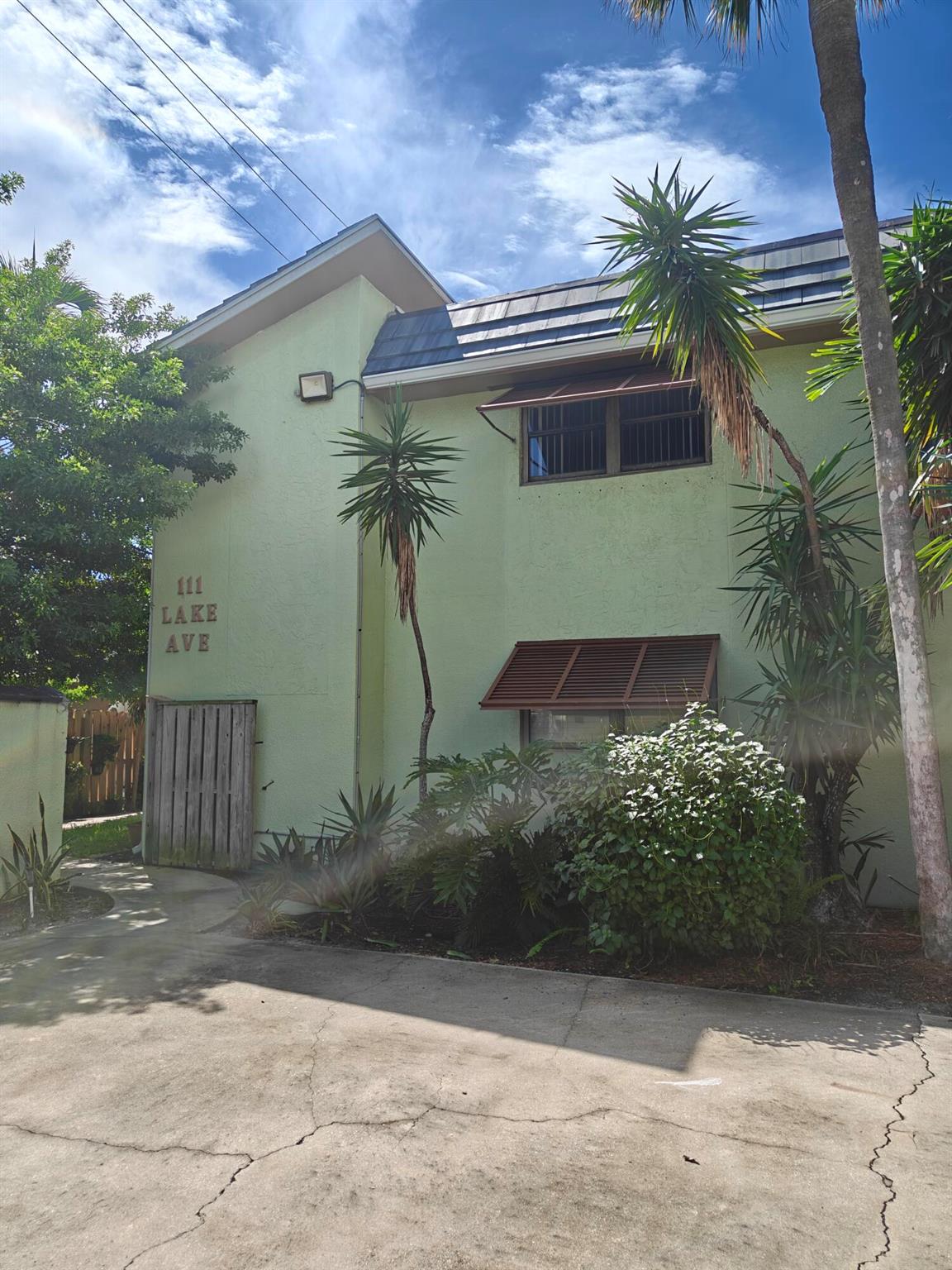 COURTYARD CONDO - Residential Lease