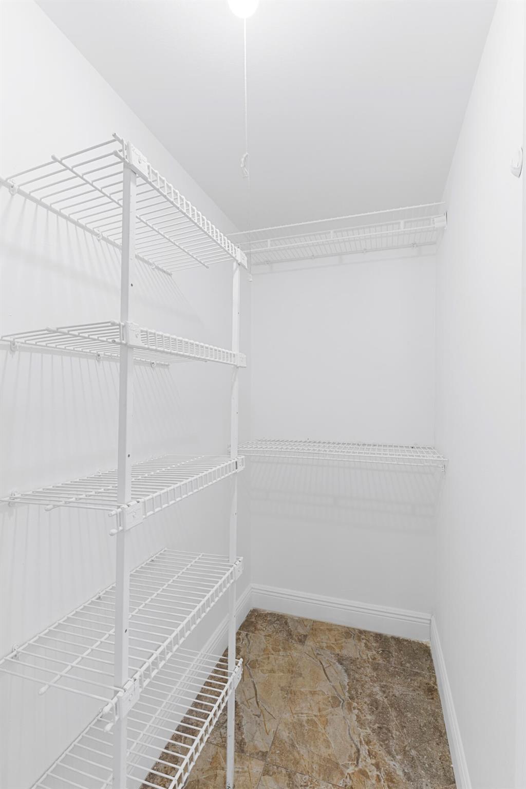 COURTYARD CONDO - Residential Lease