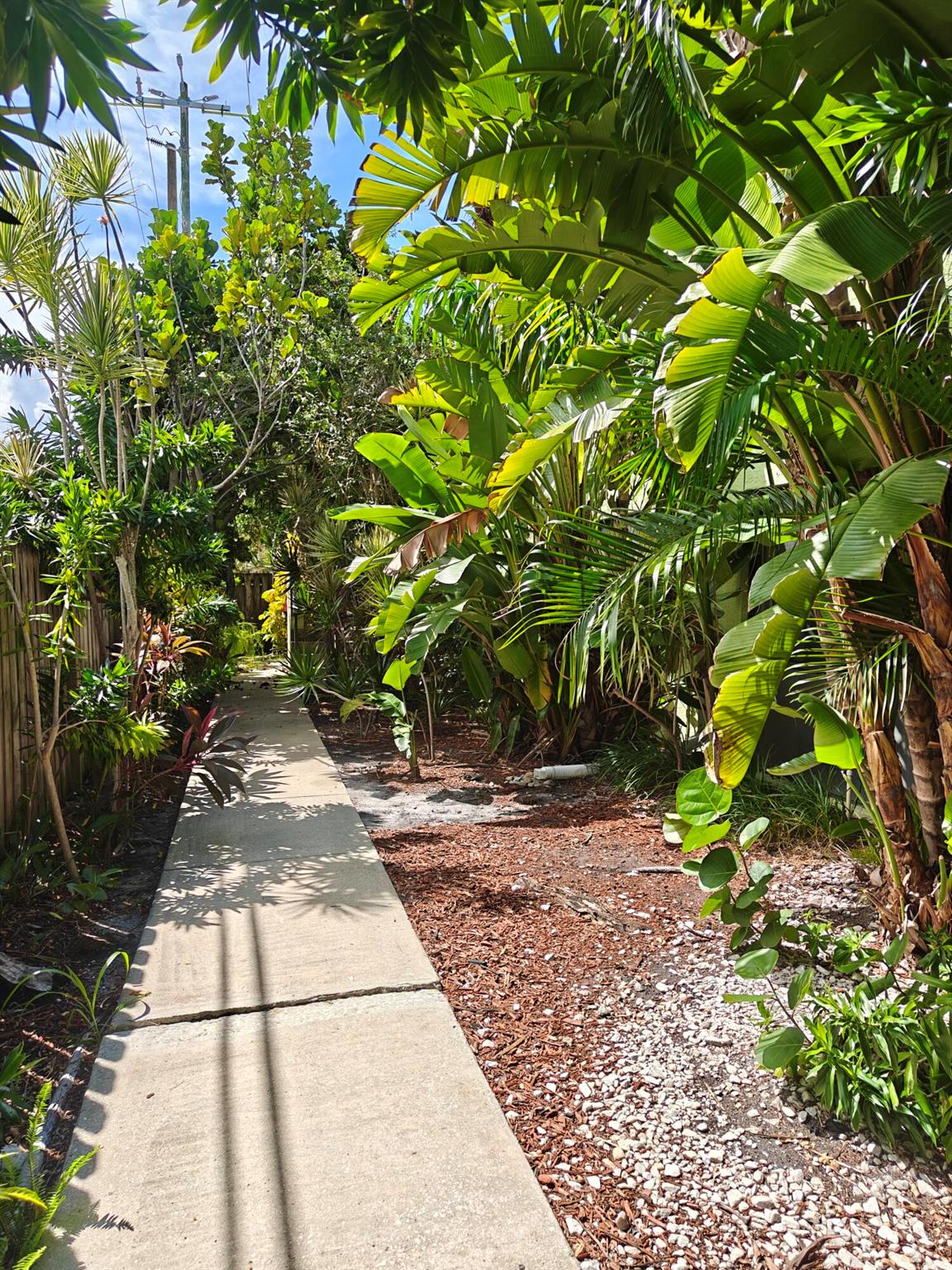 COURTYARD CONDO - Residential Lease