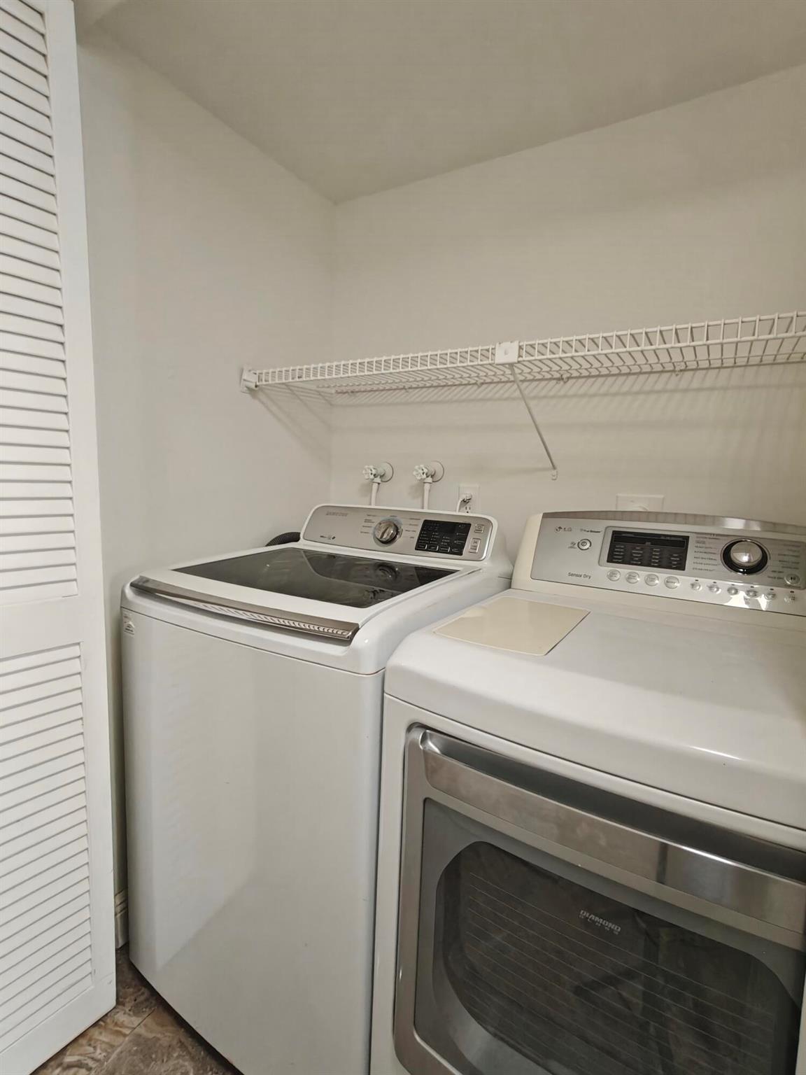 COURTYARD CONDO - Residential Lease