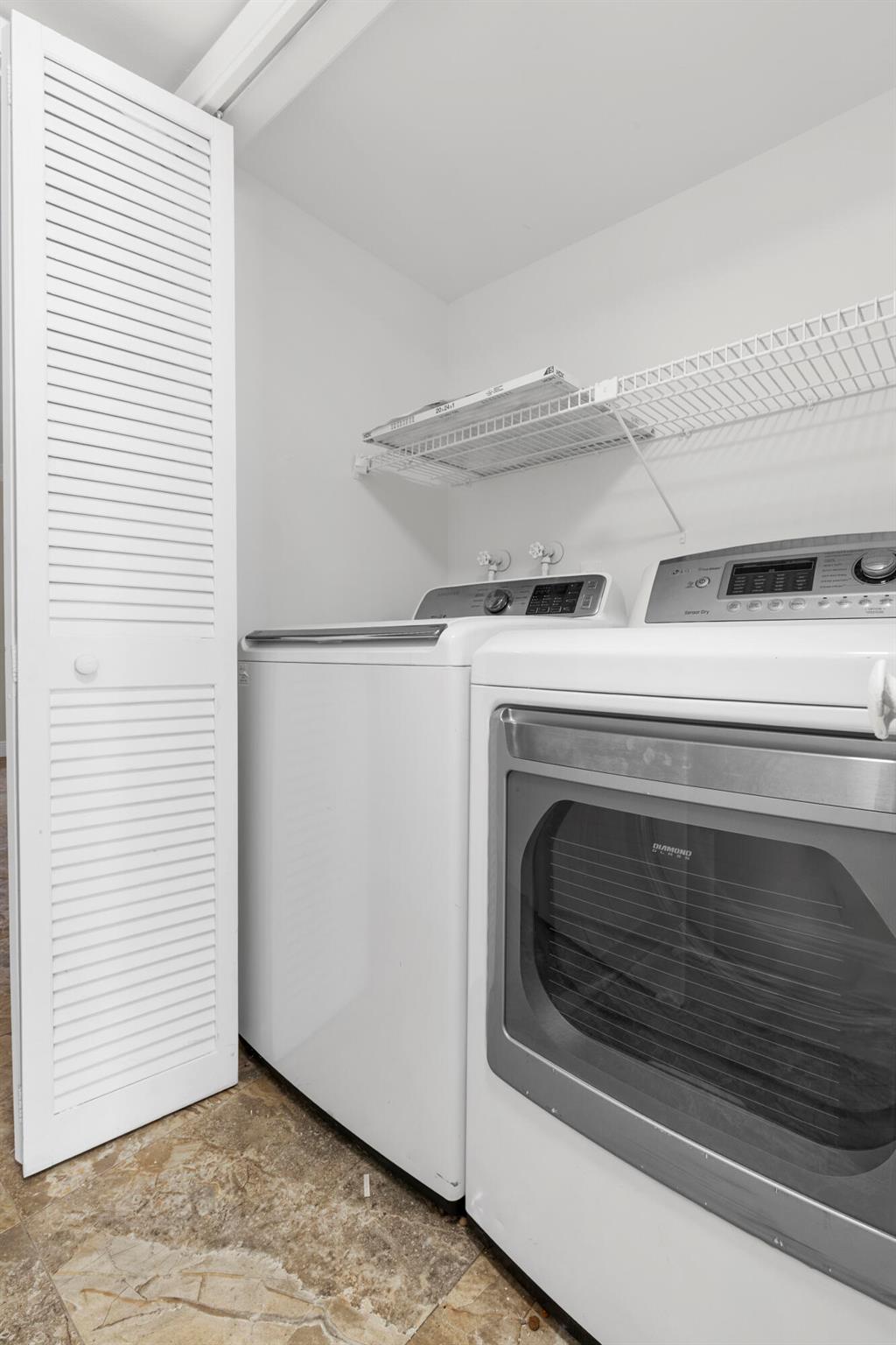 COURTYARD CONDO - Residential Lease