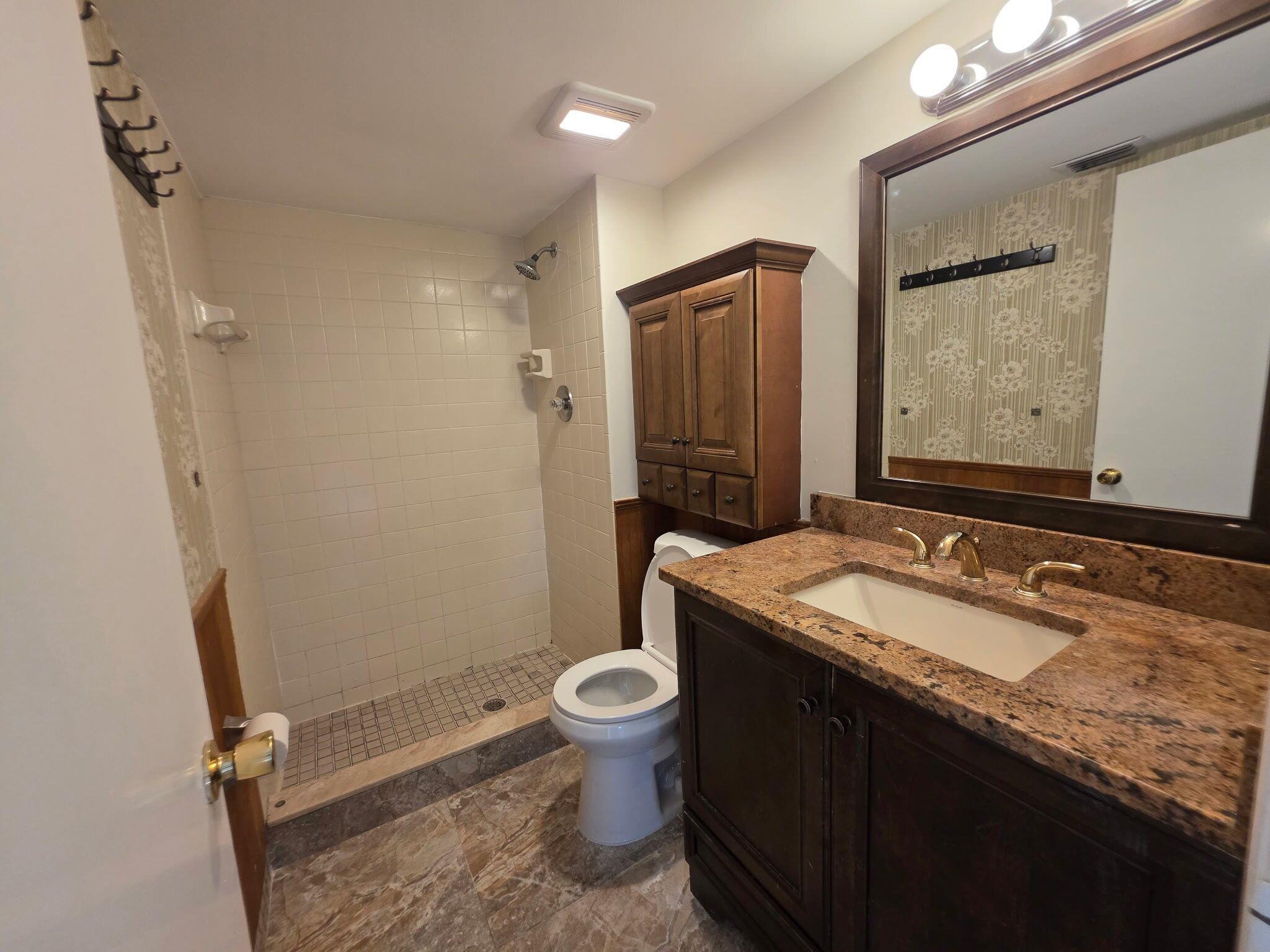 COURTYARD CONDO - Residential Lease