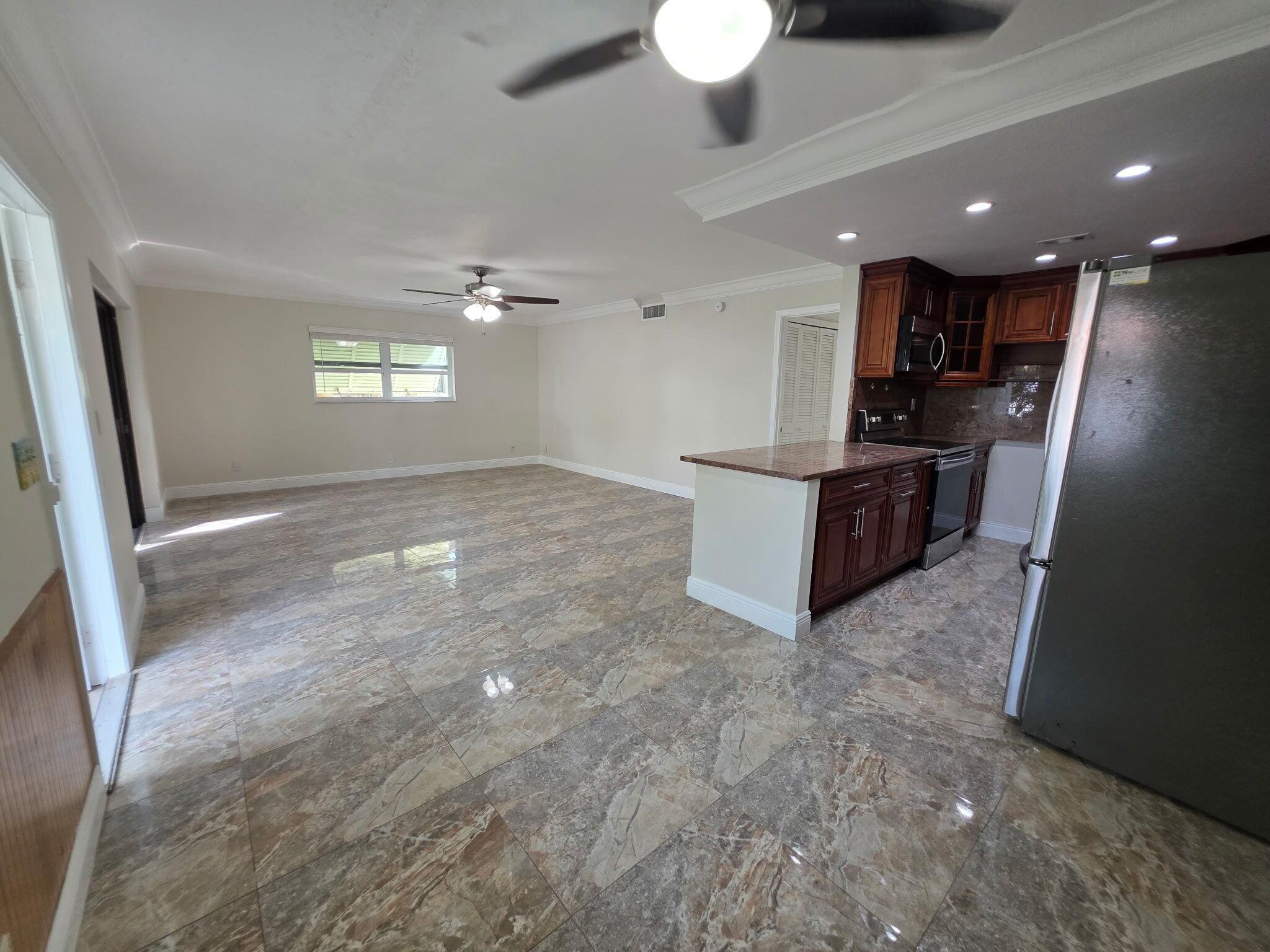 COURTYARD CONDO - Residential Lease