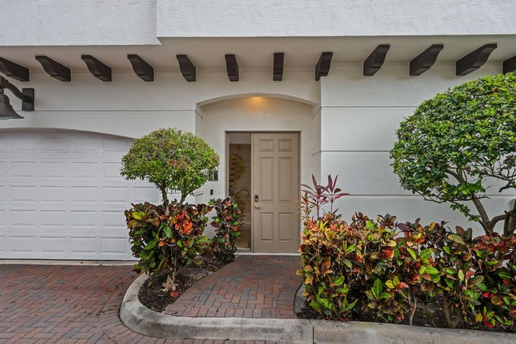 Photo of 285 SE 6th Avenue #I, Delray Beach, FL 33483 (MLS # R11154670)