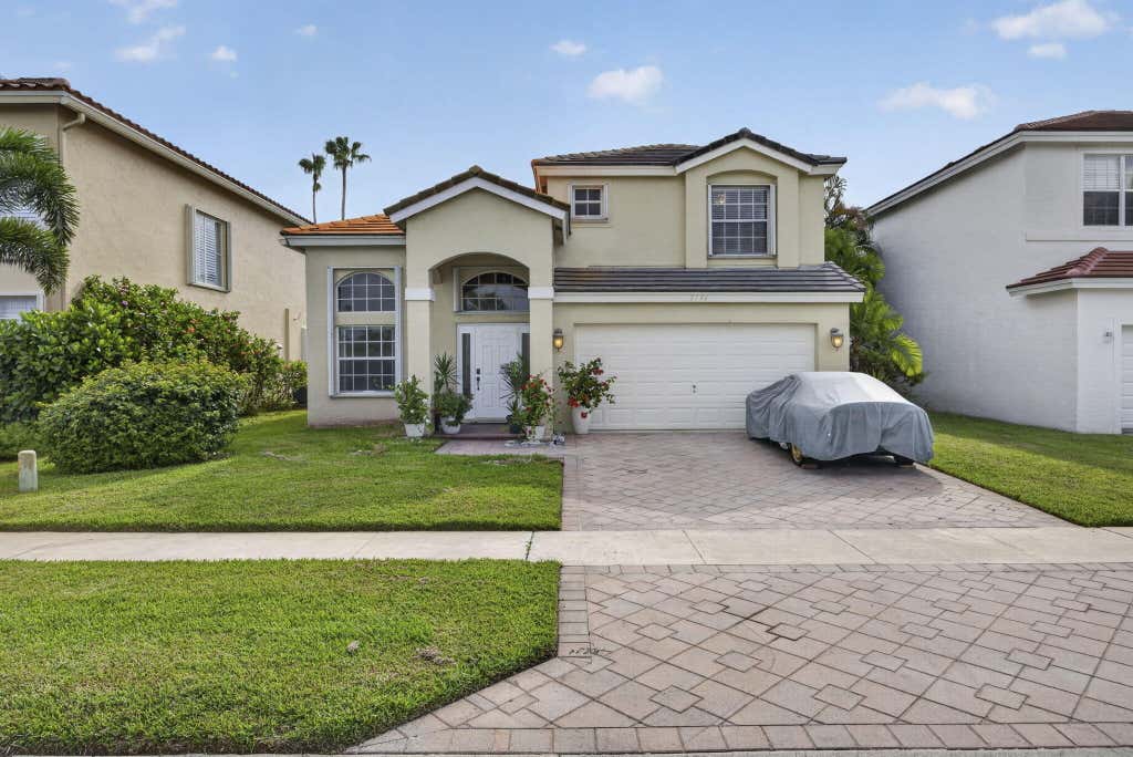 Photo of 2146 COUNTRY GOLF Drive, Wellington, FL 33414 (MLS # B26058349)