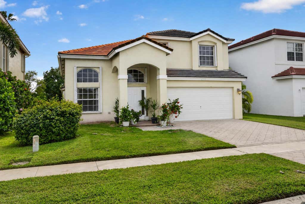Photo of 2146 COUNTRY GOLF Drive, Wellington, FL 33414 (MLS # B26058349)