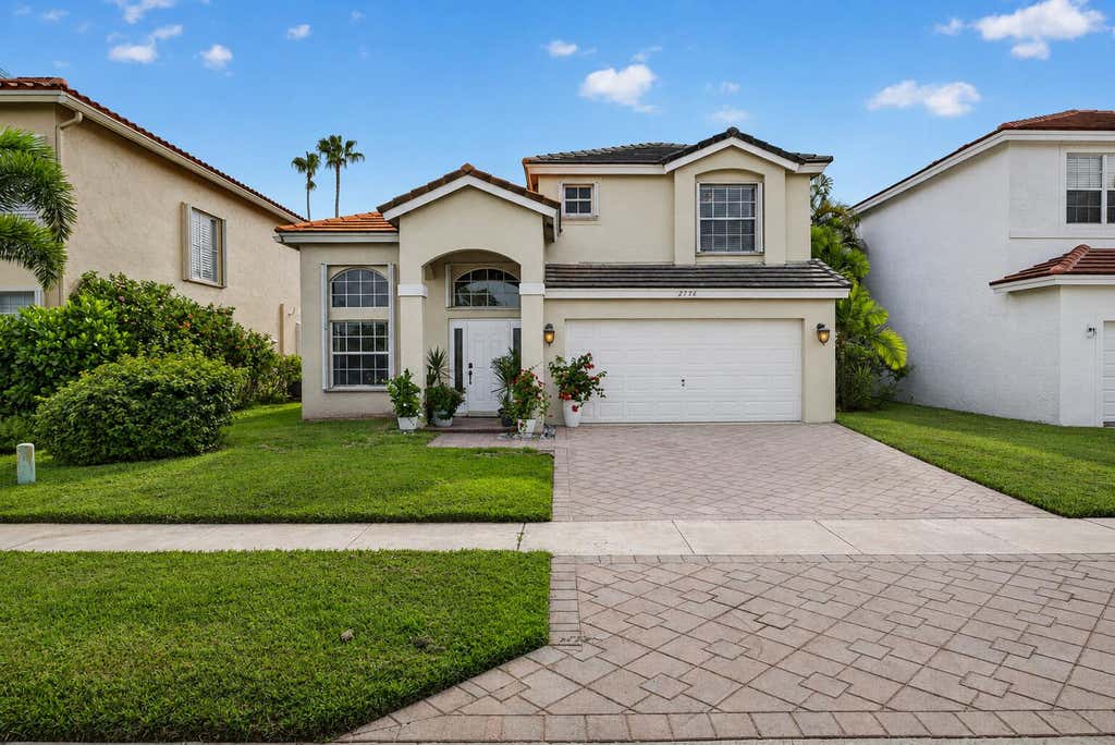 Photo of 2146 COUNTRY GOLF Drive, Wellington, FL 33414 (MLS # B26058349)