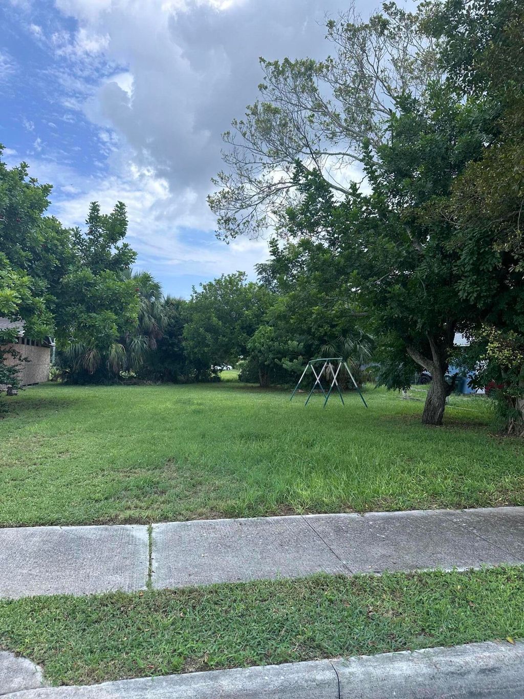 Photo of 1704 N 15th Street, Fort Pierce, FL 34950 (MLS # R11022185)