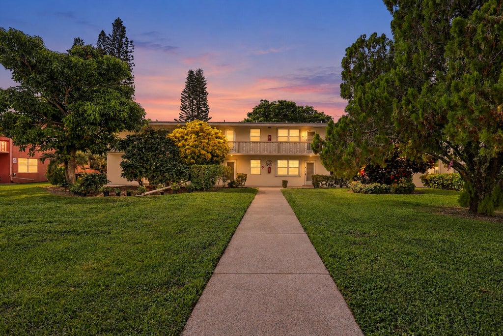 Photo of 86 Sheffield D, West Palm Beach, FL 33417 (MLS # B26091725)