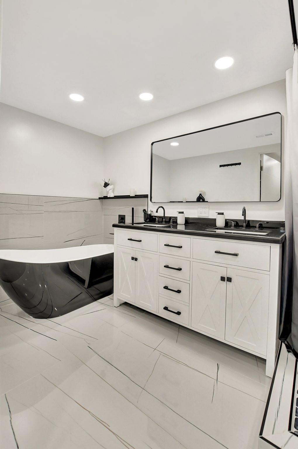 VILLAGE AT BOCA RIO PH 1 - Residential