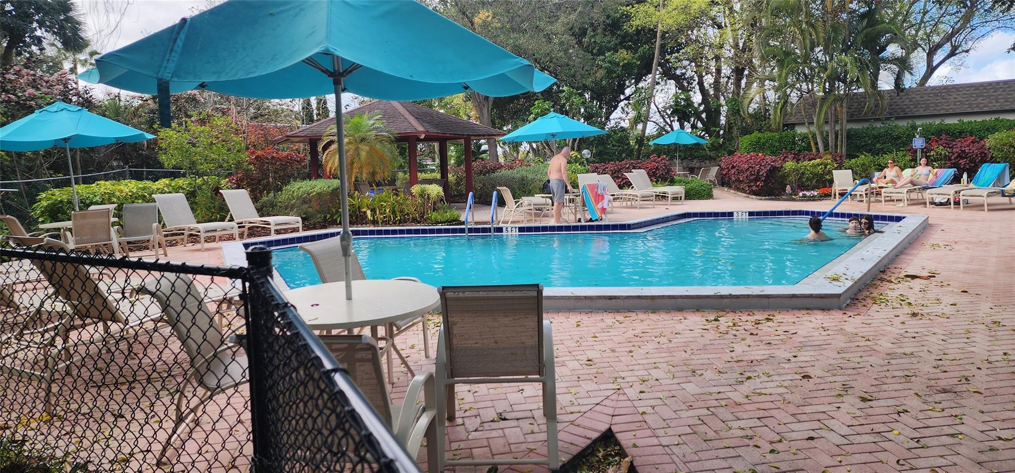 PALM AIRE COUNTRY CLUB - Residential