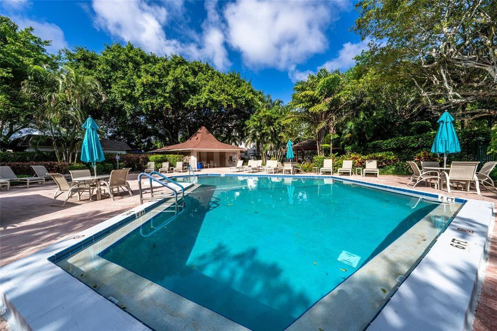 PALM AIRE COUNTRY CLUB - Residential