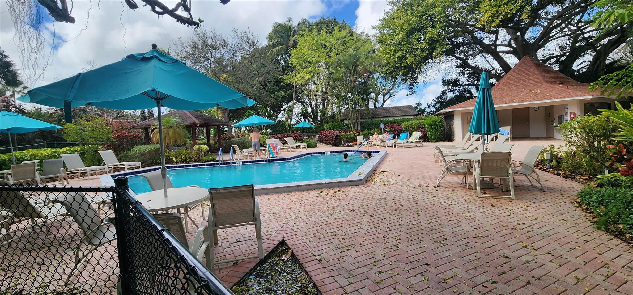 PALM AIRE COUNTRY CLUB - Residential