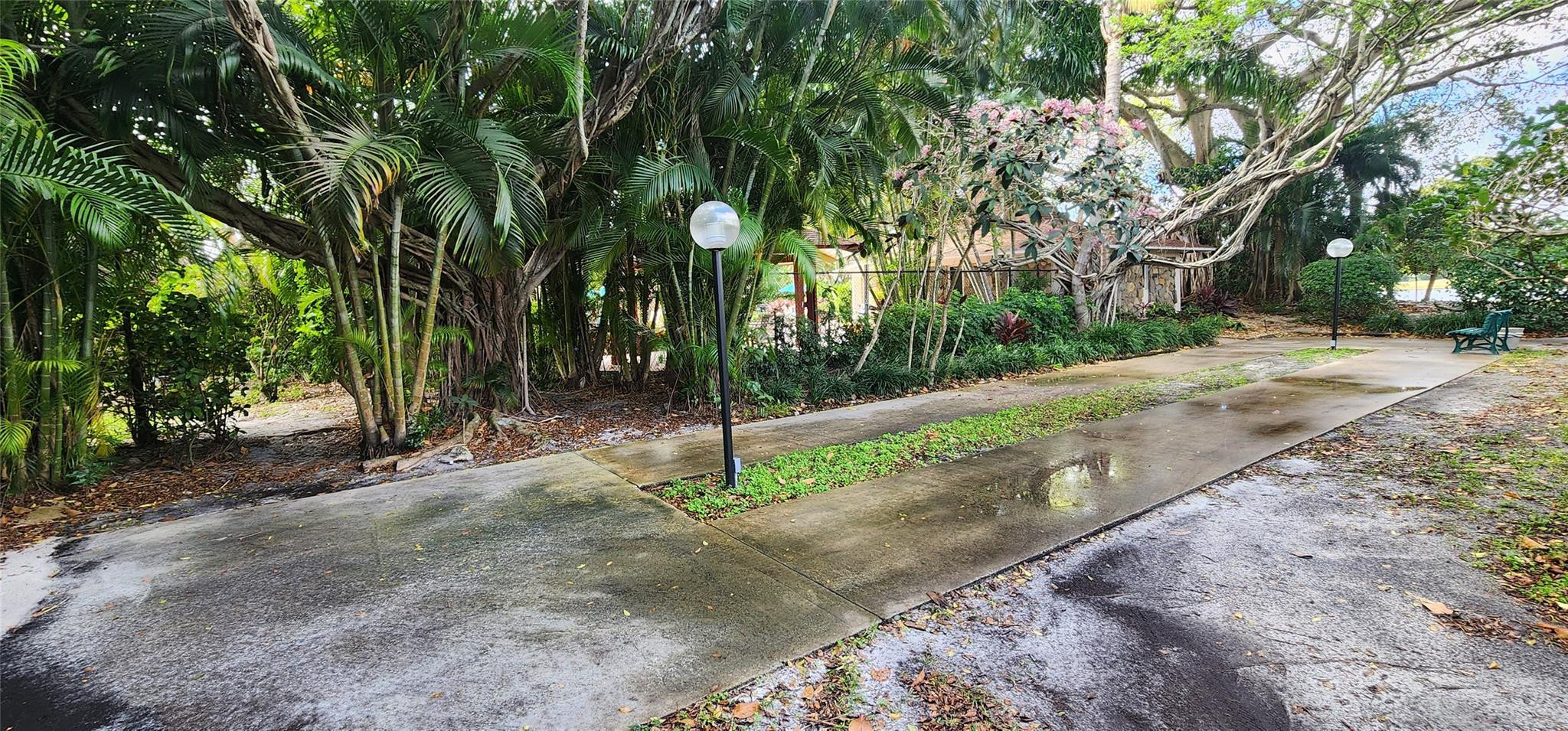 PALM AIRE COUNTRY CLUB - Residential