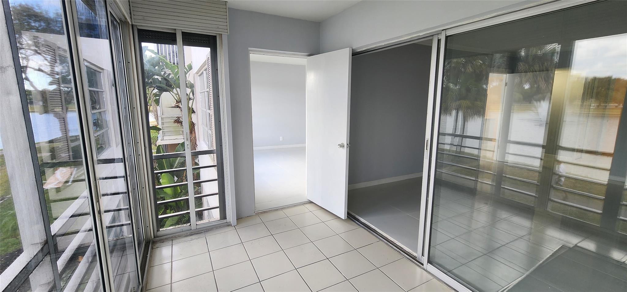 PALM AIRE COUNTRY CLUB - Residential