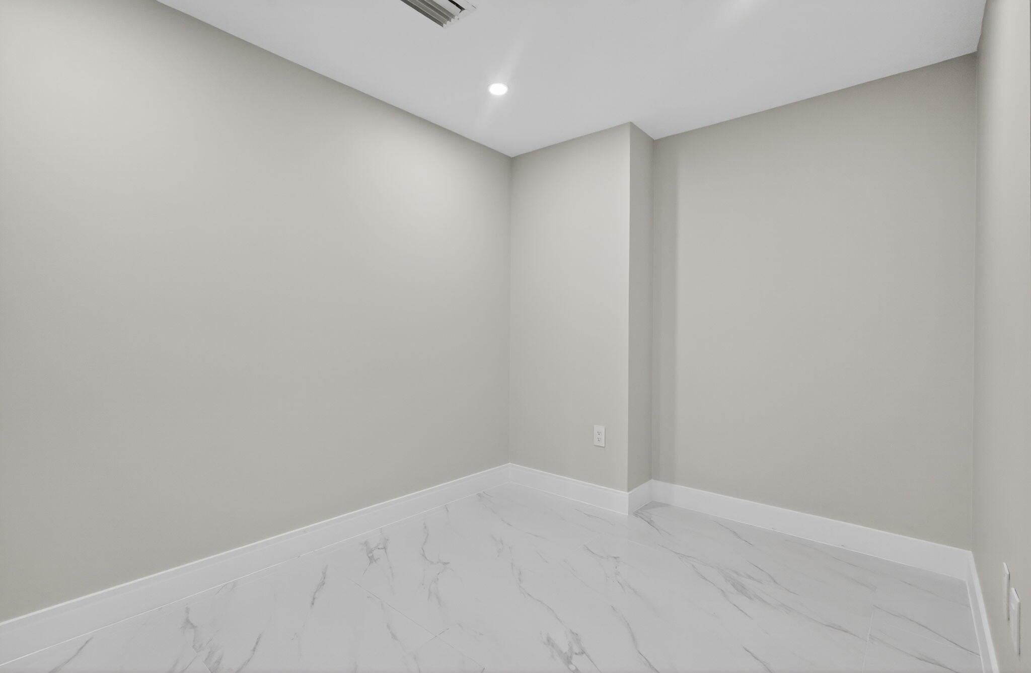 SHORELAWN - Residential Lease