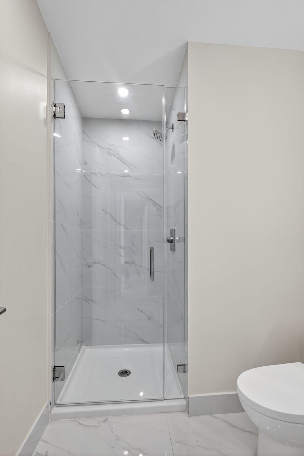 SHORELAWN - Residential Lease