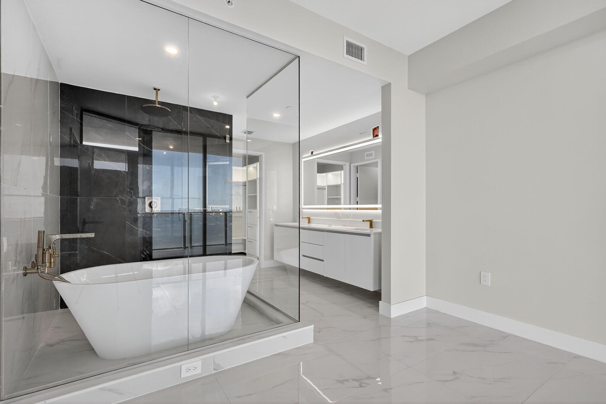 SHORELAWN - Residential Lease