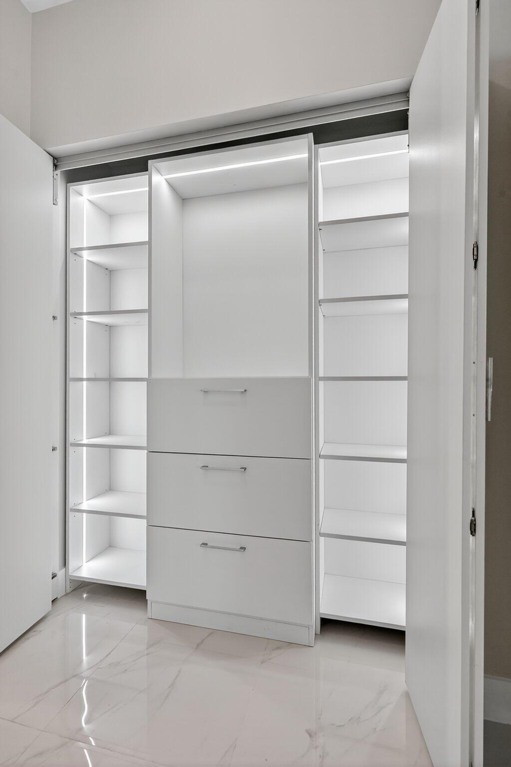 SHORELAWN - Residential Lease