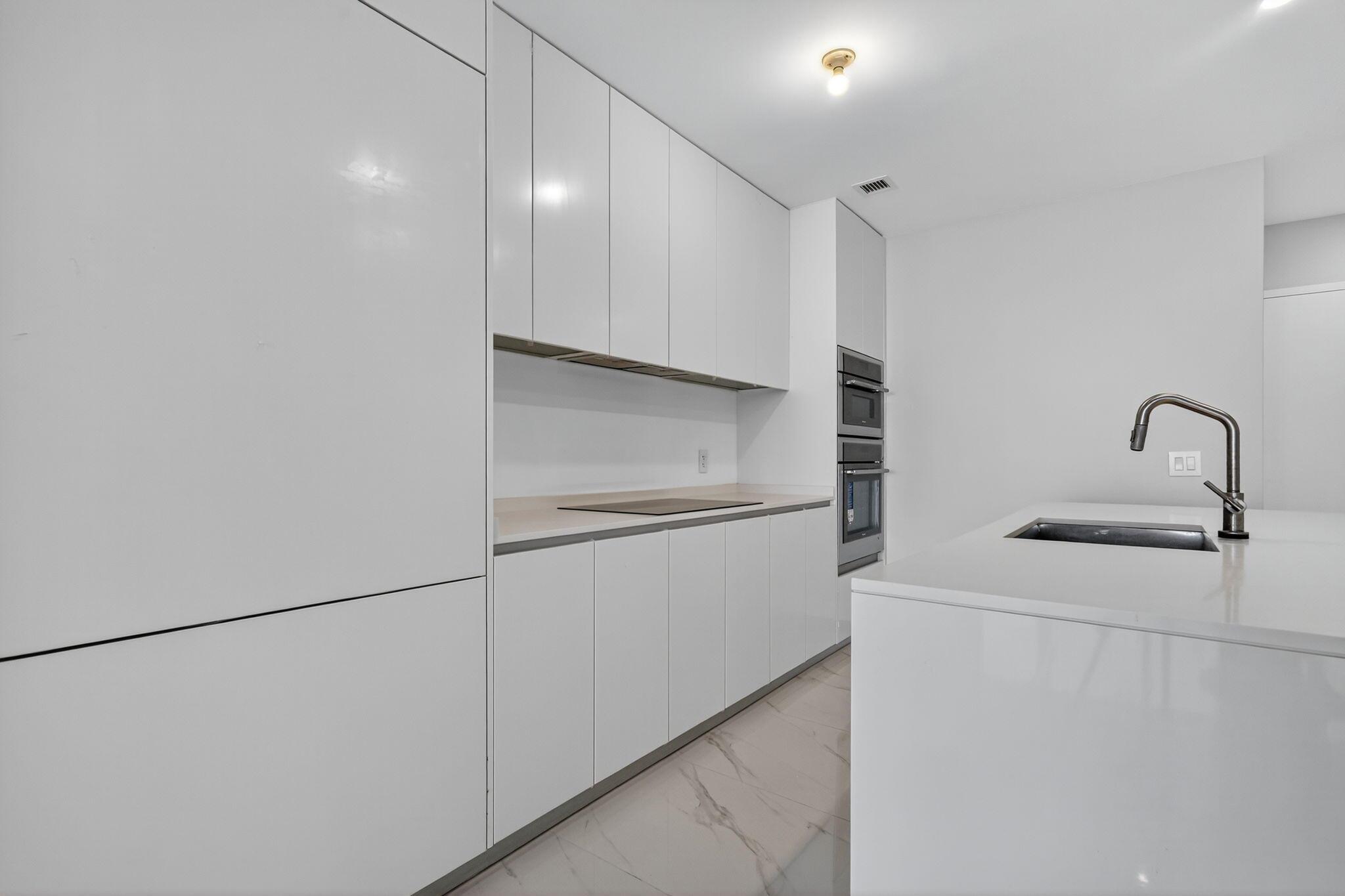 SHORELAWN - Residential Lease