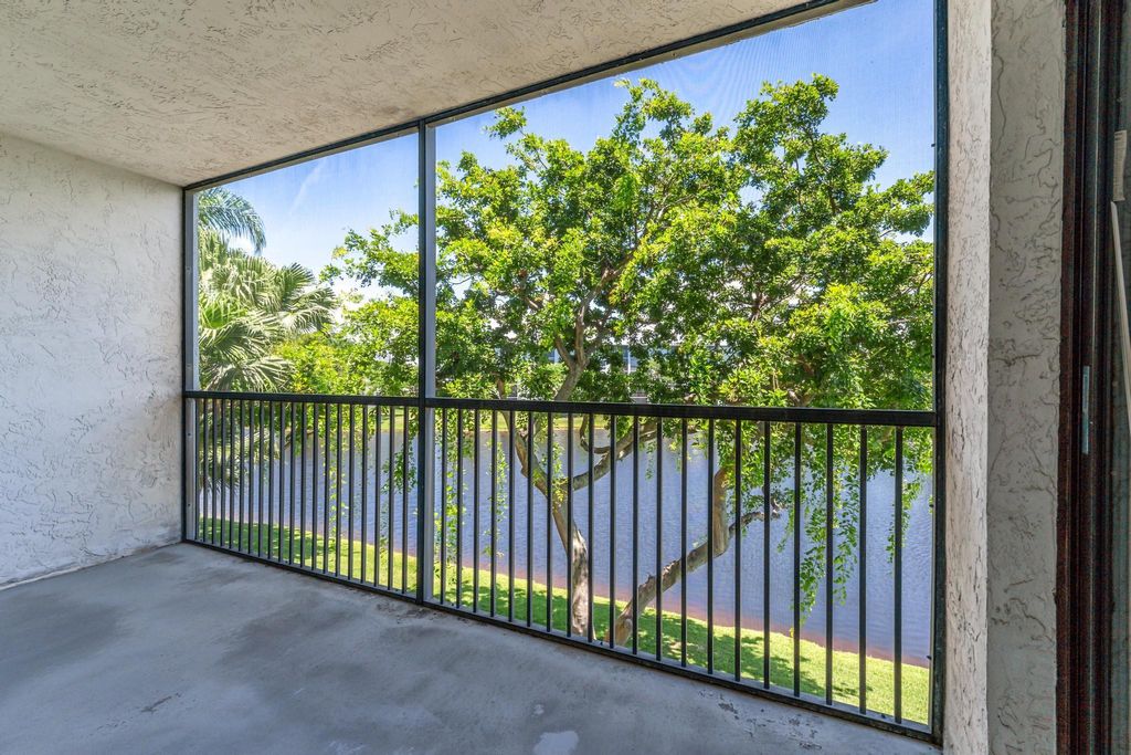 Photo of 2215 Cypress Island Drive #308, Pompano Beach, FL 33069 (MLS # F10450941)