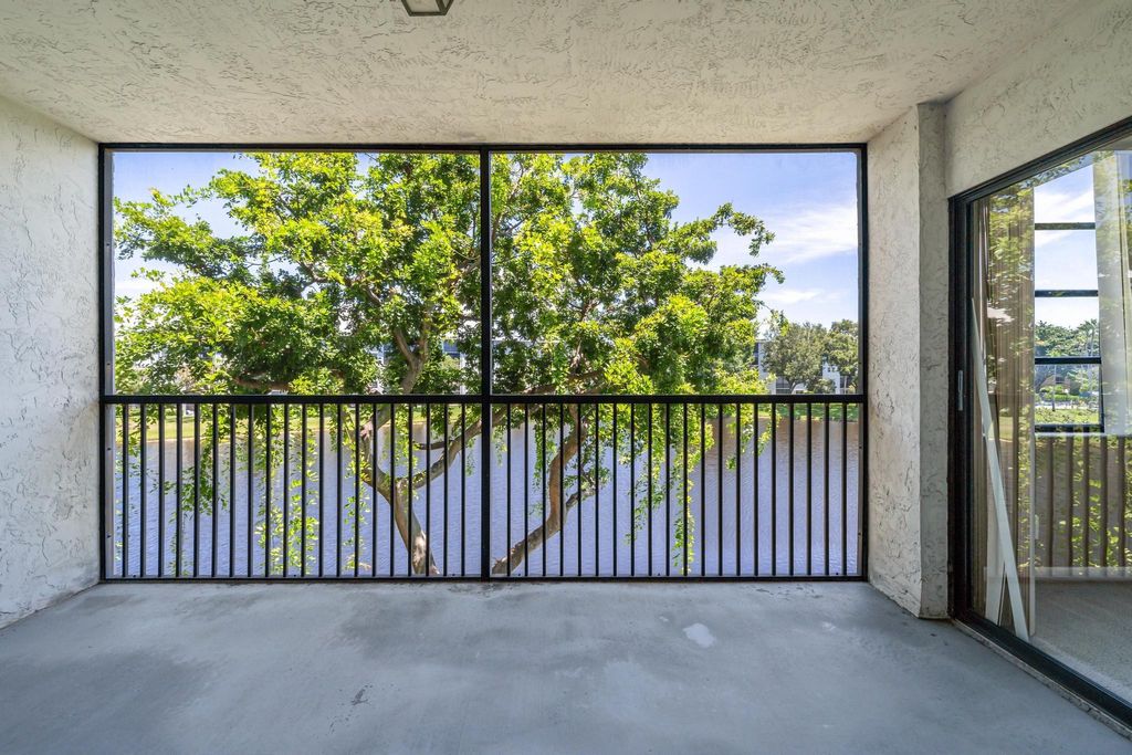 Photo of 2215 Cypress Island Drive #308, Pompano Beach, FL 33069 (MLS # F10450941)
